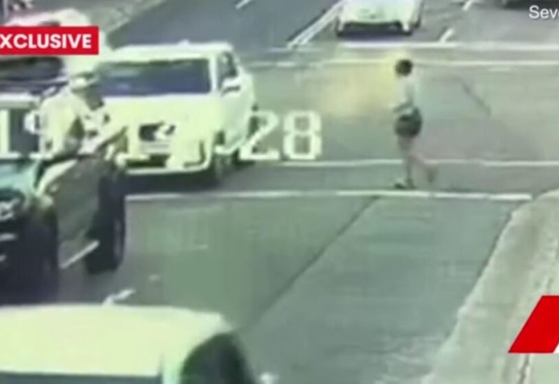 Auto pokosio ženu dok je prelazila ulicu, kamere snimile horor VIDEO