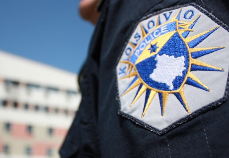 Slobode lišeno pet osoba: Policija zaplijenila 20 “kalašnjikova”