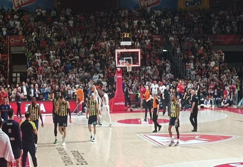 Zvezda savladala Fenerbahče, trijumf "Crveno-bijelih" ide u korist Partizanu