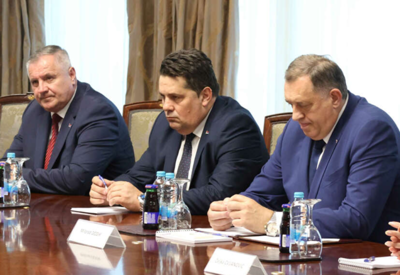 Ko sve savjetuje zvaničnike u Republici Srpskoj: Institucije pune savjetnika koje narod plaća, a ne zna ko su