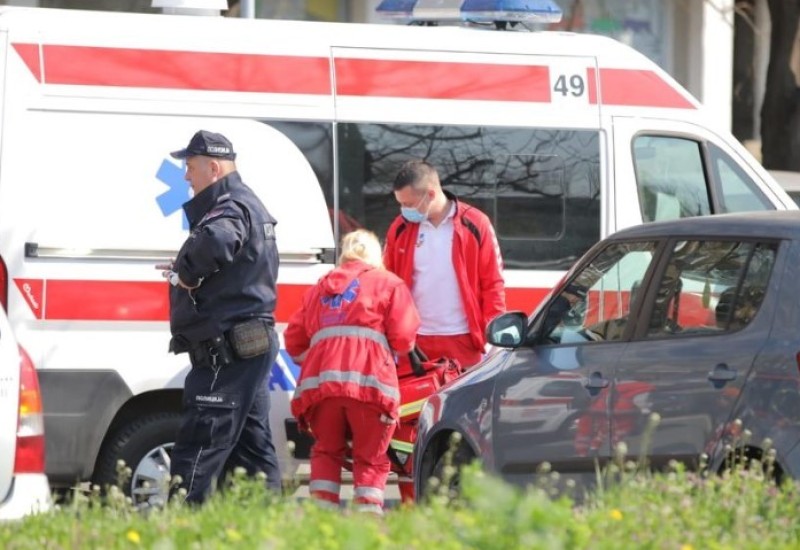 NIŠ: Djevojčica koja je pala sa zgrade u teškom stanju
