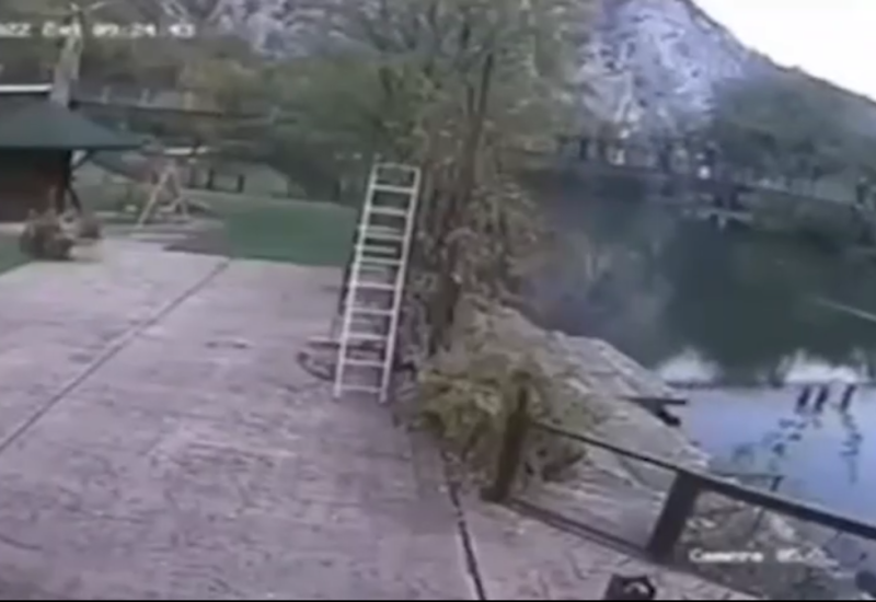 Snimak urušavanja mosta u Ovčar Banji