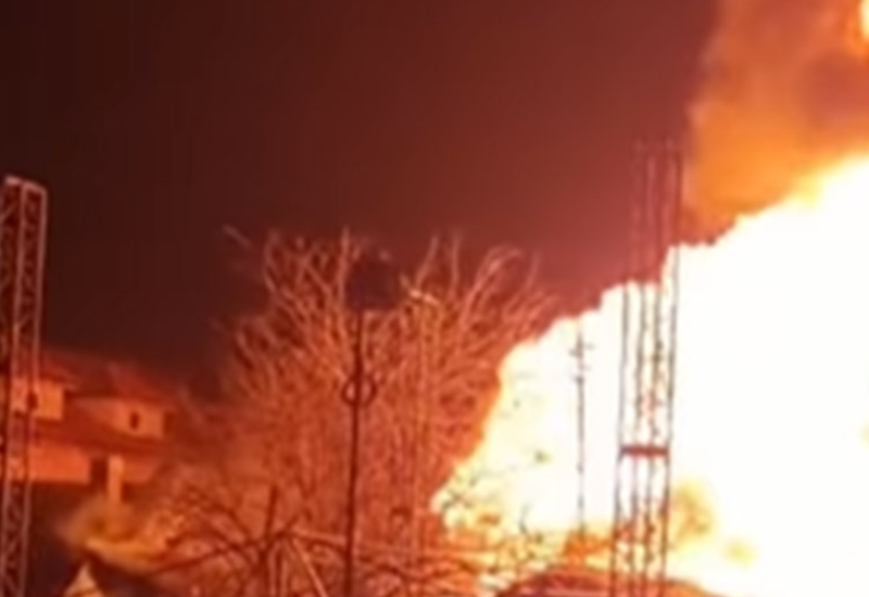 Veliki požar i eksplozija u magacinu sa lako zapaljivim eksplozivnim materijalima