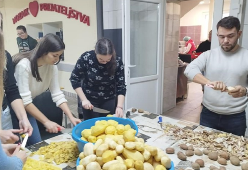 Banjalučki studenti pomagali “Mozaiku prijateljstva”