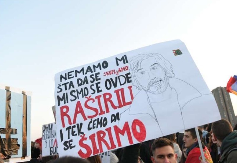 "SRETNIMO SE NA SRETENJE" Studenti iz nekoliko gradova Srbije idu pješke ka Kragujevcu