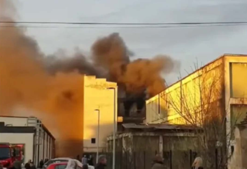 Gori stara zgrada fabrike za preradu mesa (VIDEO)