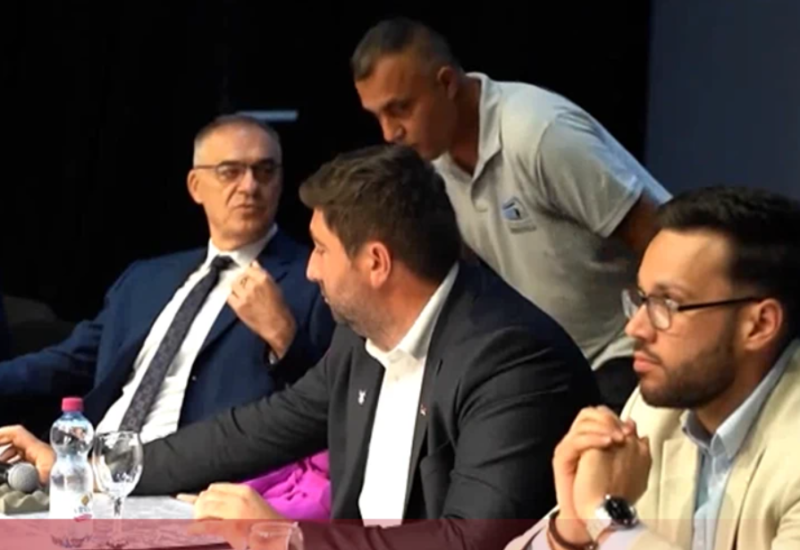 Vrati se: Pogledajte kako je Miličević podnio ostavku (VIDEO)
