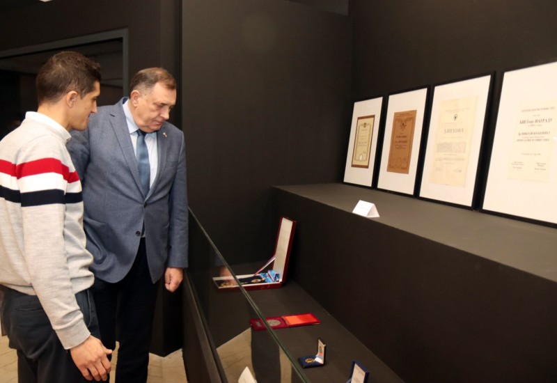 Dodik otvorio izložbu o Nikoli Koljeviću