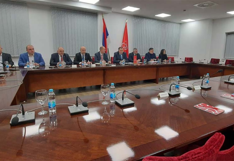 Sutra potpisivanje sporazuma SNSD-a, HDZ-a i “osmorke”