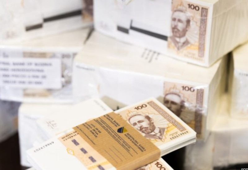 Privreda Srpske u ubrzanom padu, spoljnotrgovinski deficit skoro dvije milijarde KM