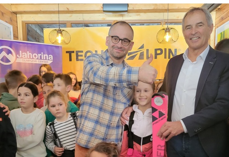 Djeci na Jahorini podijeljeno 100 pari skija