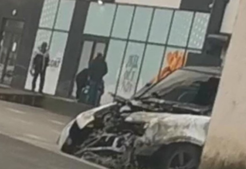 Nešić ne zna zašto mu je zapaljen automobil, kamere snimile muškarca sa kapuljačom