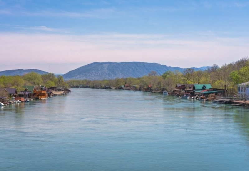Smanjili ulov ribe u Crnoj Gori: Albanski ribari pregradili Bojanu