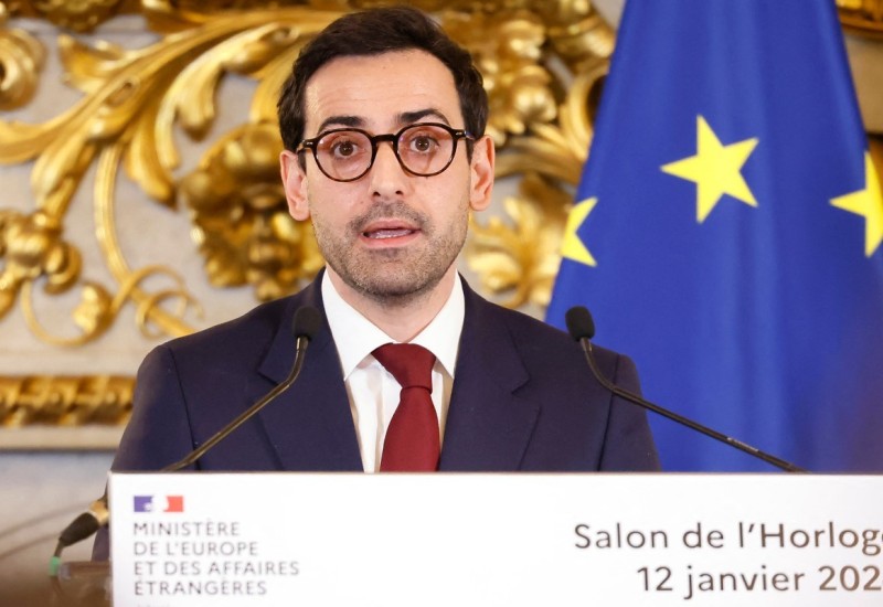 Mladost, iskustvo, privatnost: Kakvu poruku premijer Francuske šalje imenovanjem bivšeg dečka za ministra