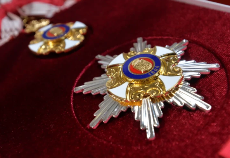 Vučić posthumno odlikovao Sinišu Mihajlovića