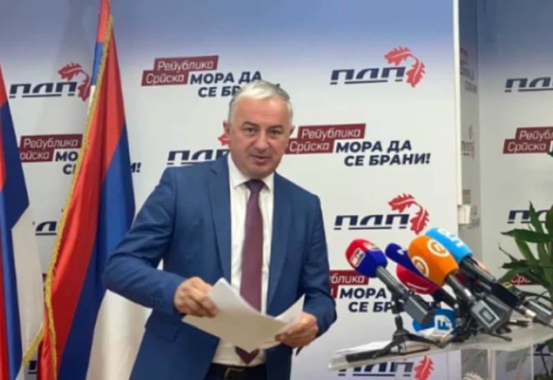 Borenović zbog zaduženosti građana kritikovao Dodika: “Kao da je novac pao s neba”