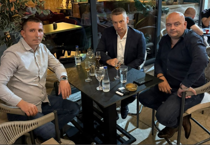 Dva Selakova odbornika prešla kod Nešića