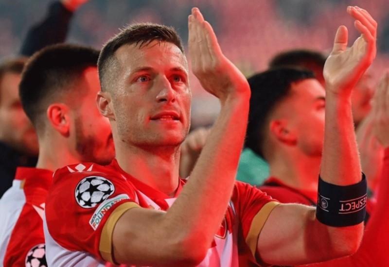 Napadnut autobus sa fudbalerima Crvene zvezde u Novom Pazaru