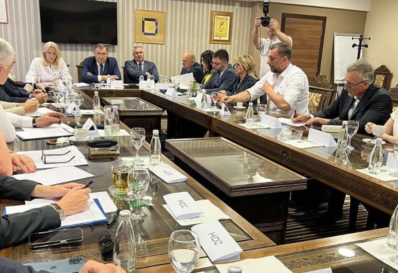 Do kraja sedmice sastanak lidera, Šmit najavio reakciju ako se ne dogovore