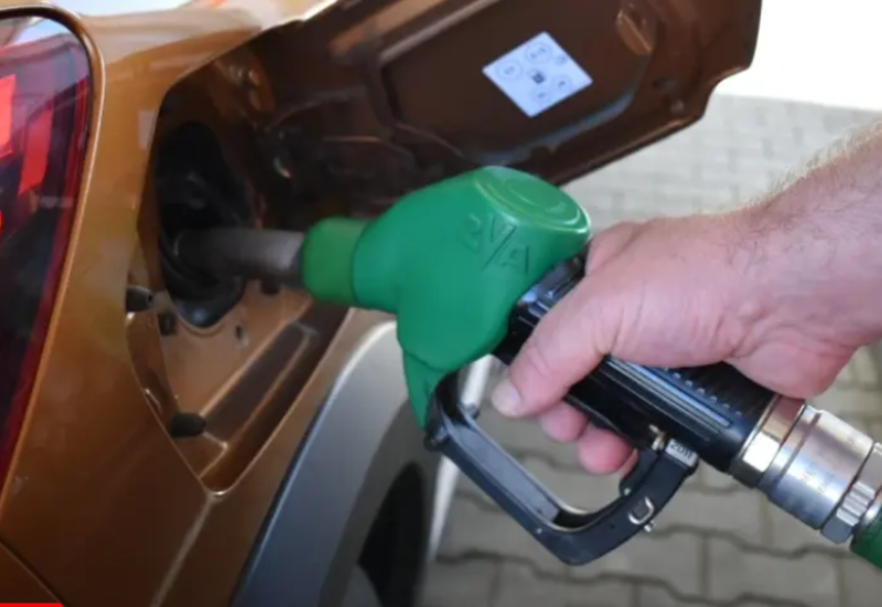 Milan iz Gradiške dobio otkaz jer je mušteriju upozorio da skine kapu sa ustaškim simbolima