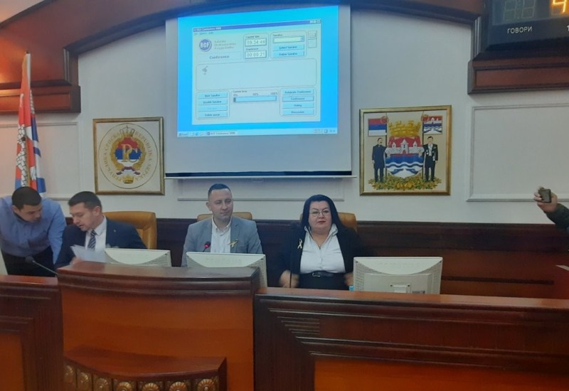 Saša Lazić i Smilja Moravac “preuzeli” Skupštinu grada