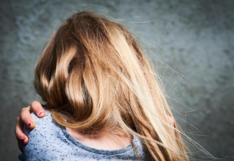 Tvrdi da se  ničega ne sjeća: Trinaestogodišnjakinja drogirana i silovana u toaletu kafića