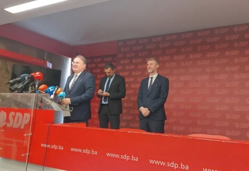 NIKŠIĆ: Ili Vlada ili blokada