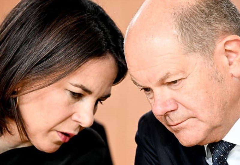 Berbok pokušava ubijediti Šolca da isporuči Ukrajincima rakete dometa 500 kilometara