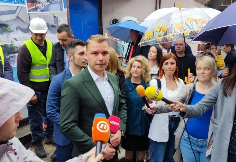 Stanivuković: U petak rušenje hotela Palas, automobili sele iz centra
