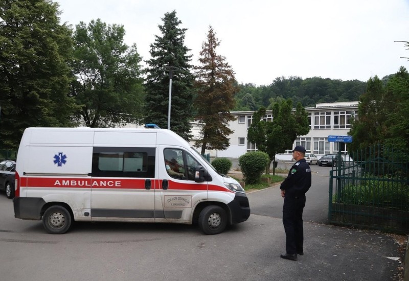 Ocu učenika koji je ranio nastavnika u Lukavcu jednomjesečni pritvor