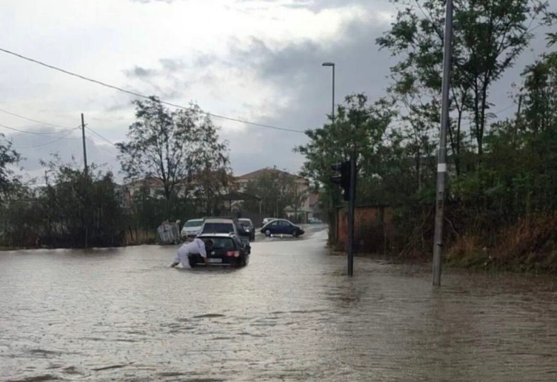 Crnu Goru jutros zahvatilo snažno nevrijeme