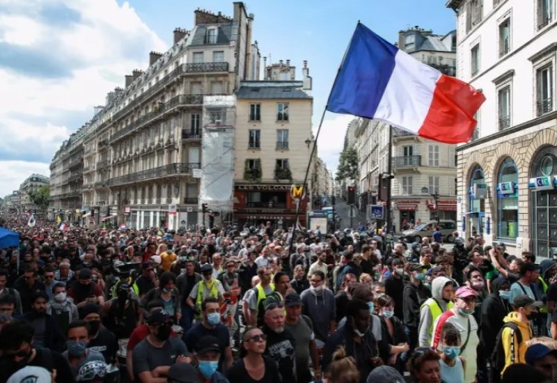 Hiljade ljudi izašlo na ulice Pariza zbog rasta troškova života
