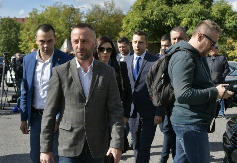 Opsadno stanje u Sudu BiH, stiže više od 700 ljudi - evo ko je došao (VIDEO)