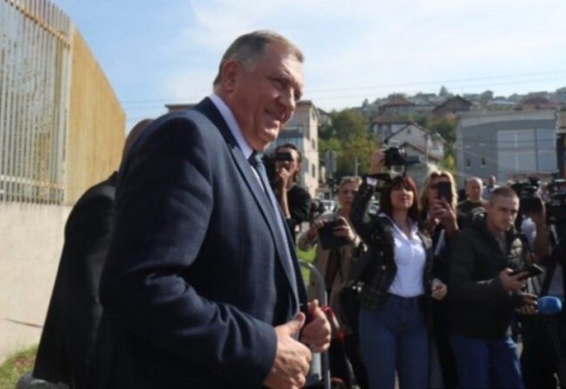 Završeno ročište Dodiku i Lukiću: Pred Sudom BiH izneseno 36 materijalnih dokaza