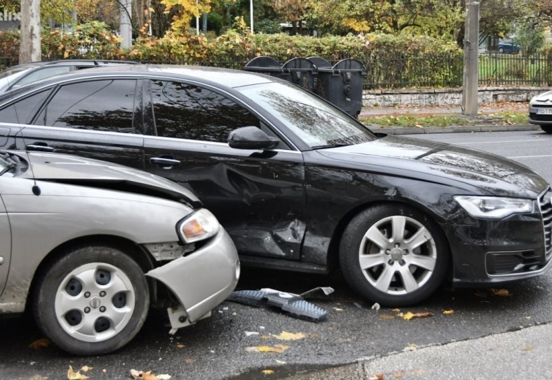 Službeni auto ministra finansija učestvovao u sudaru