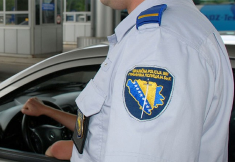 Tri granična policajca optuženi da su uzimali mito