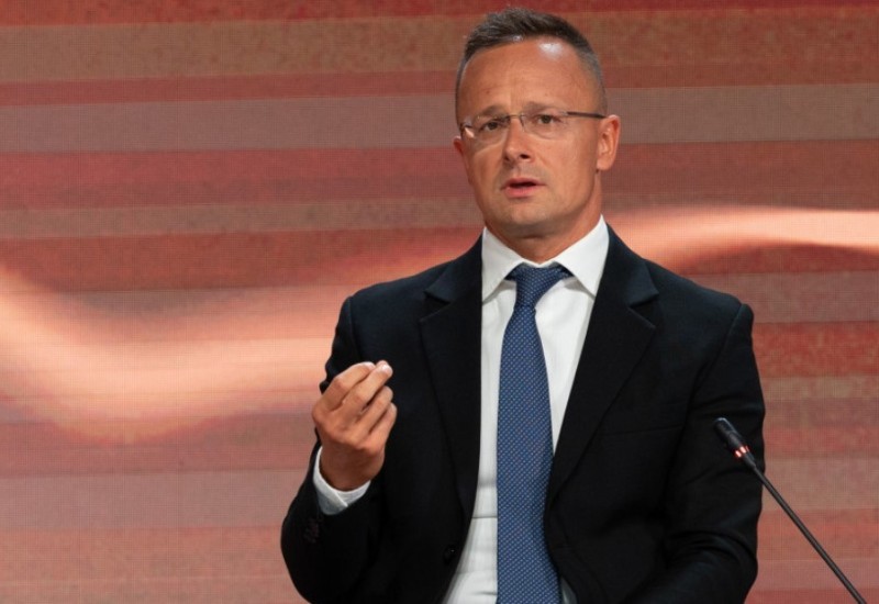 Sijarto u Davosu: Zapad ne smije dozvoliti blokovski sukob sa Istokom