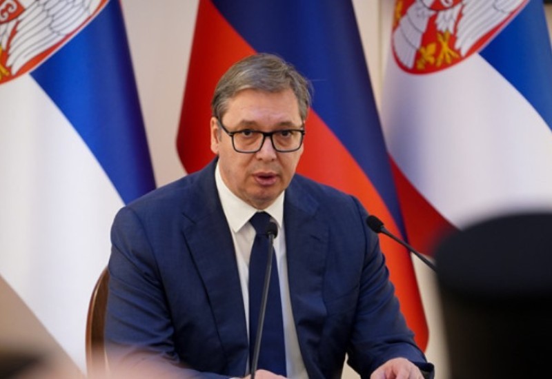Incidenti ispred Gradske kuće u Novom Sadu, intervenisala i Žandarmerija, oglasio se Vučić