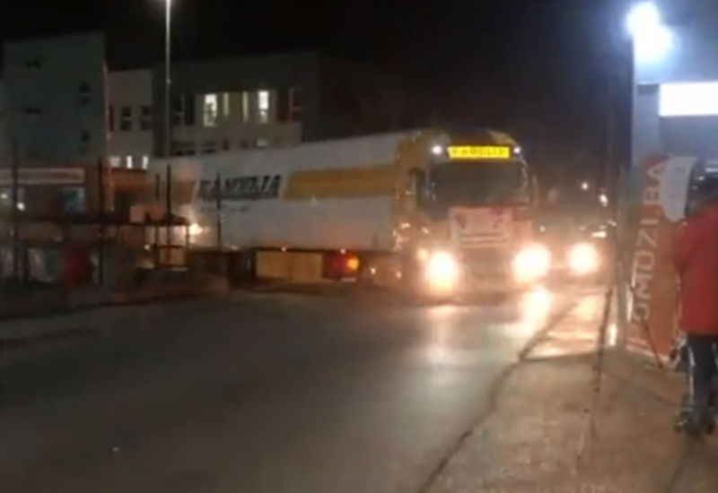 Konvoj sa 54 šlepera pomoći iz Sarajeva krenuo ka Turskoj (VIDEO)