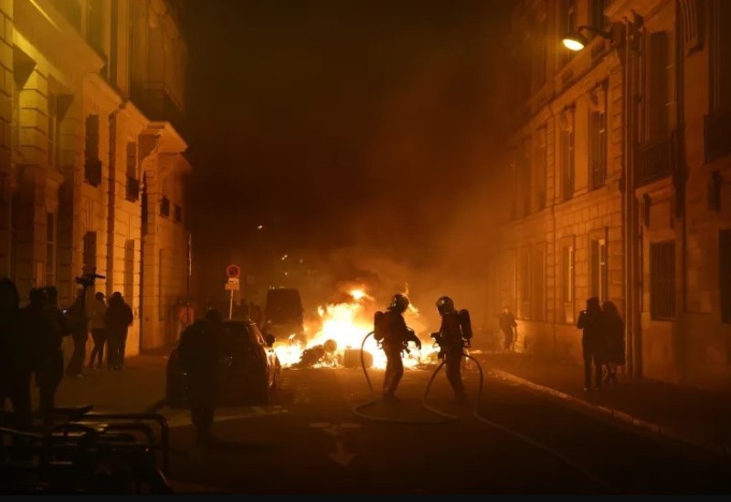 Haos na ulicama Pariza, više od 200 uhapšenih