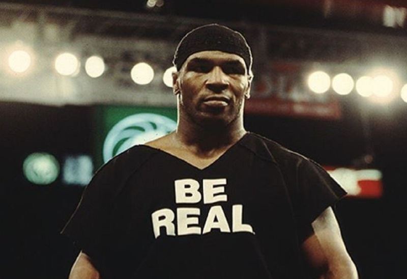 Uz pomoć pištolja tražio da se tuče sa Tajsonom (VIDEO)