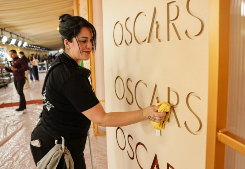 PERJE, MARTINI I HOD PO JAJIMA: Holivudski maskenbal podobnosti u Kodak teatru