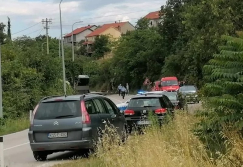 Tragedija u Trebinju: Autobus udario u brdo, poginule dvije osobe
