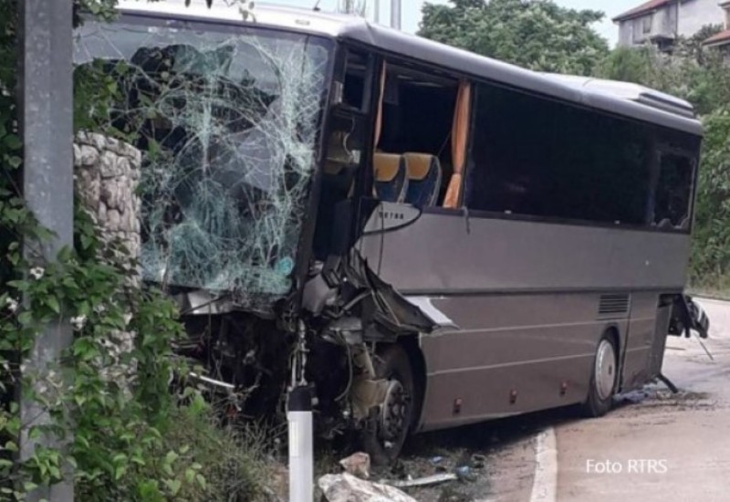 Krenuli na ekskurziju: Užasne scene na mjestu nesreće autobusa sa radnicima banjalučke škole VIDEO