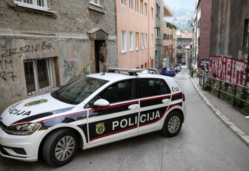 Eksplozivna naprava bačena na kuću