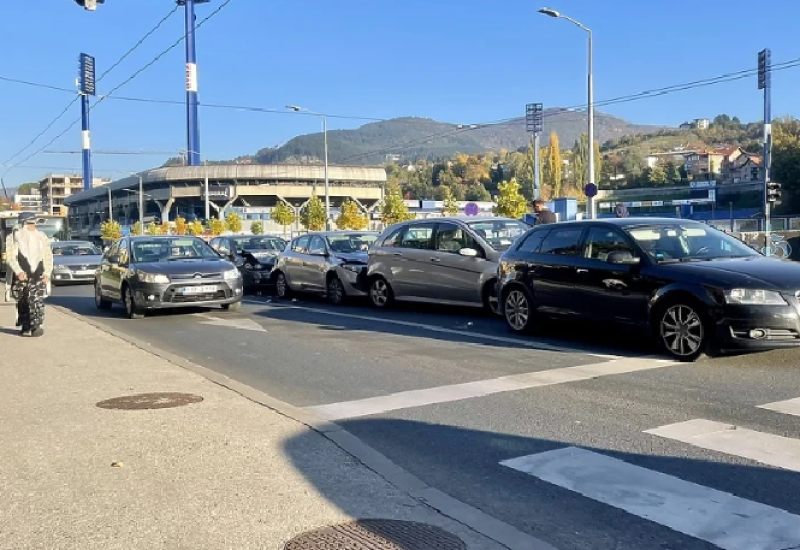 SARAJEVO: Lančani sudar u kojem su učestvovala četiri automobila