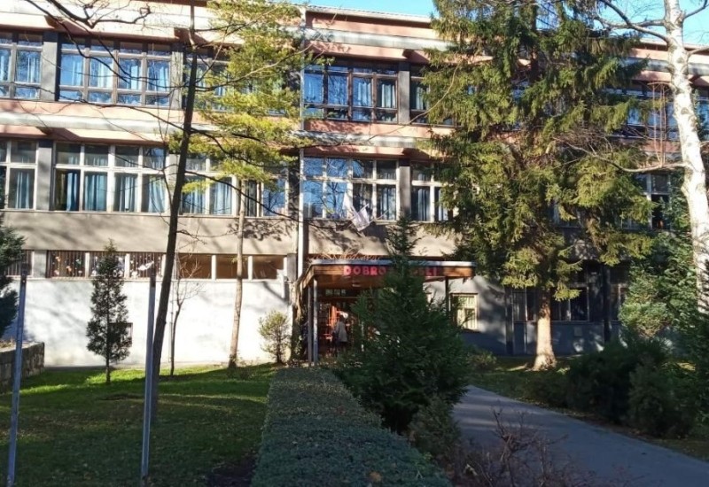 Nižu se reakcije povodom slučaja nastavnika pedofila: Oglasila se i žrtva FOTO