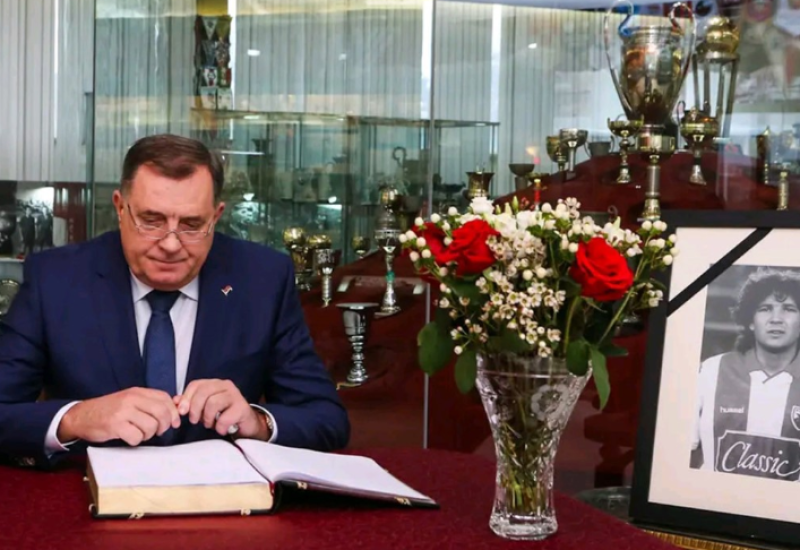 Povodom smrti Mihajlovića: Dodik se upisao u knjigu žalosti