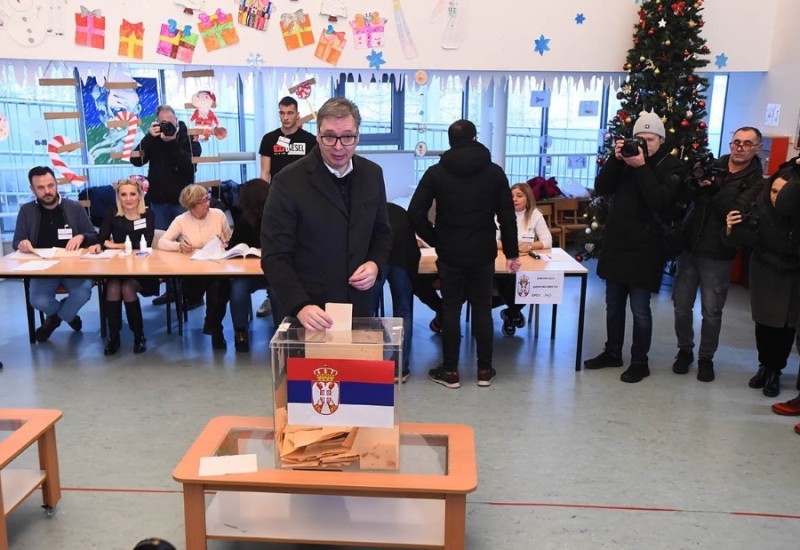 Vučić glasao na Novom Beogradu