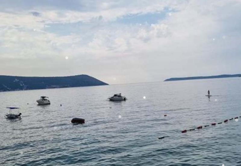 Potraga za djetetom koje je talas povukao u more